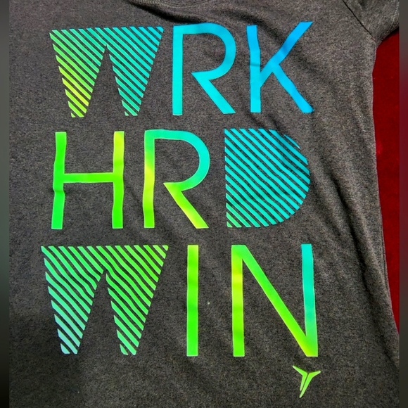 Old Navy Active T-shirt - Picture 4 of 7